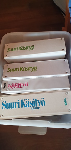 Suuri käsityökerho -lehtiä