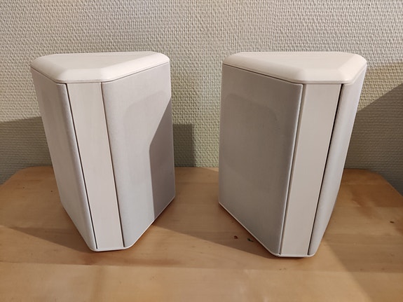 Valkoinen Jamo Surround 200 kaiutinpari