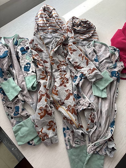 4kpl Polarn O. Pyret unisex pyjama / yöpuku koko 86 kirjava