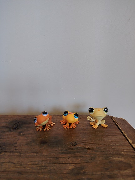 Littlest Pet Shop sammakko figuureja