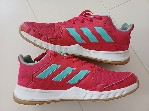 Adidas lenkkarit/sisäpelikengät, 36