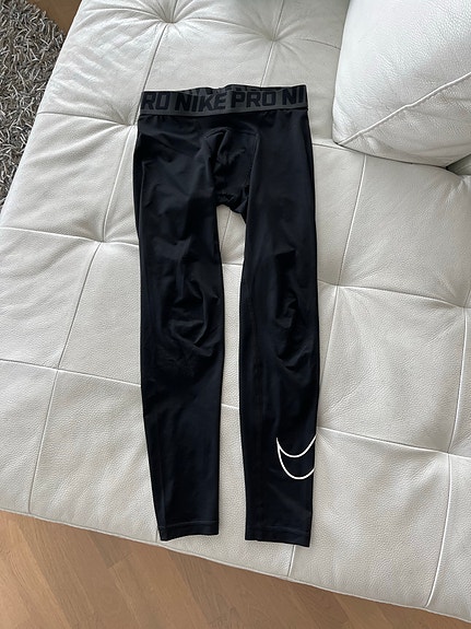 Nike Pro Dri-Fit kompressiotrikoot koko 140 musta