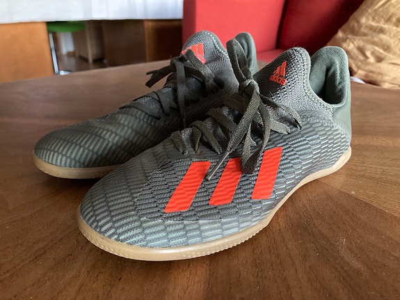 Adidas jalkapallokengät koko 34 vihreä/oranssi unisex