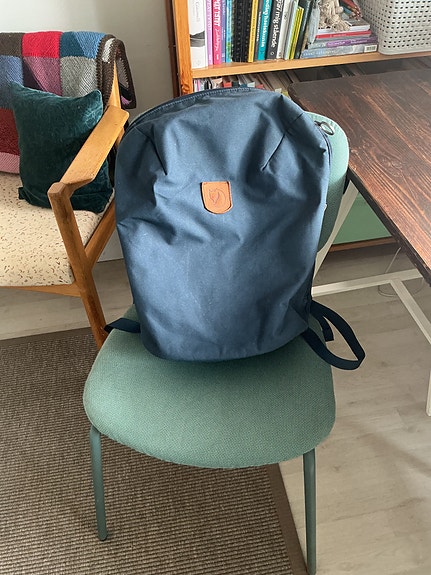 Fjällräven reppu tummansininen
