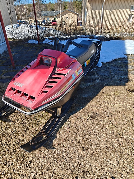 Myydään Lynx 3900 lts