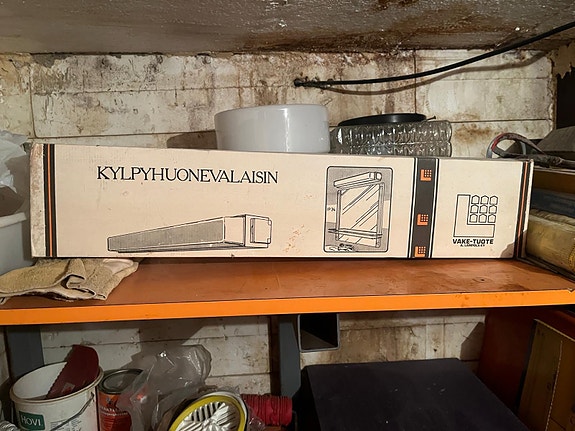 Kylpyhuonevalaisin 18W IP34