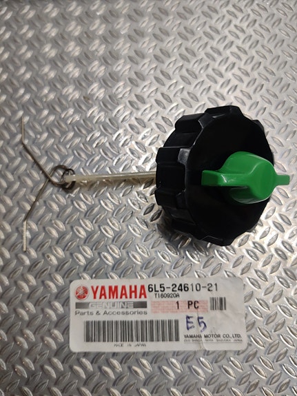 Yamaha polttoainetankin korkki 6L5-24610-21