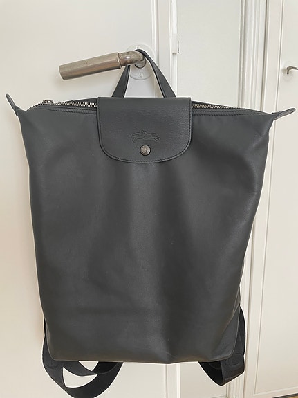 Musta nahkareppu Longchamp