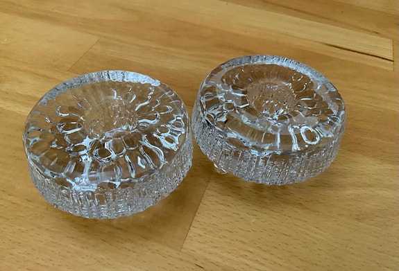 2 x Iittala Ultima Thule kynttilänjalka, yksittäin 13 €/ kpl yht 23 €