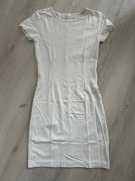 Filippa K Classic Jersey Dress mekko S valkoinen viskoosi