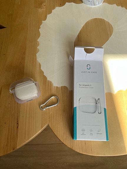 Apple AirPods 3 -kuulokkeiden suojakotelo