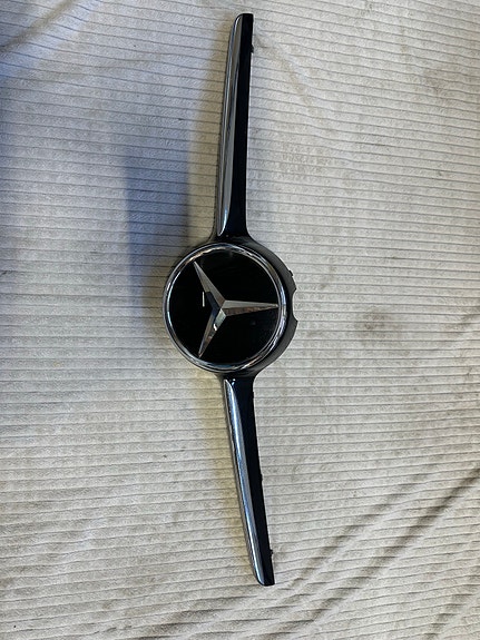 Mercedes-Benz etusäleikkön merkki / keulamerkki