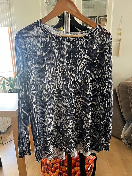 KappAhl pitkähihainen pusero  L 3€