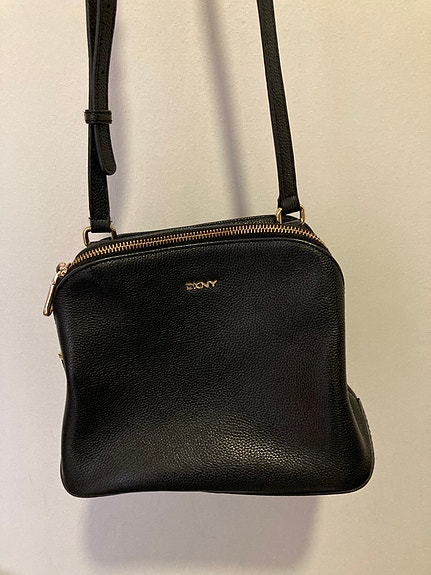 DKNY nahkainen olkalaukku musta naiset
