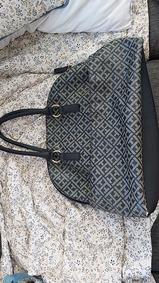 Tommy Hilfiger laukku