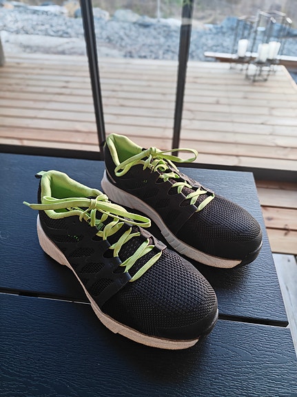 Reebok turvakengät koko 43 musta–lime