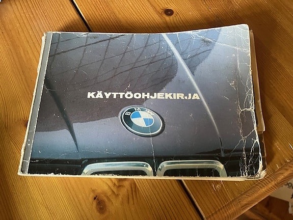 BMW E30 sarjan käyttöohjekirja 1982–1994