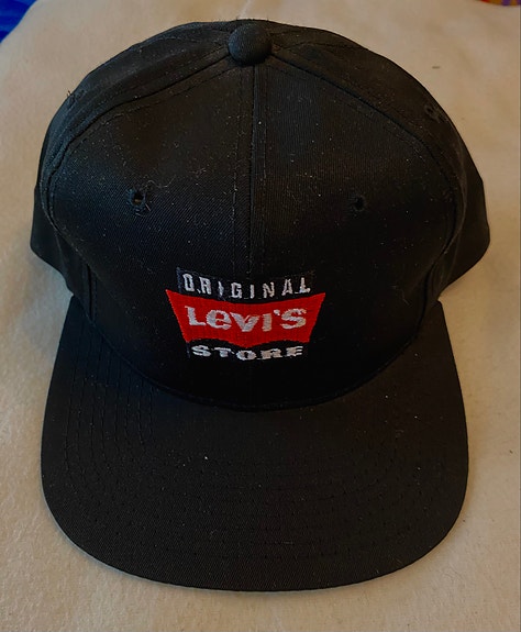 Levis lippalakki