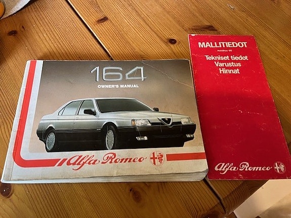 Alfa Romeo 164 ohjekirja ja mallitiedot 1988
