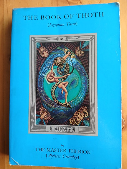 The Egyptian Tarot -kirja englanniksi
