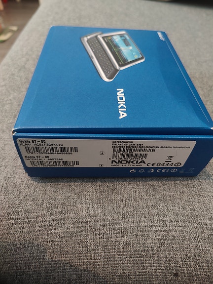 Nokia E7
