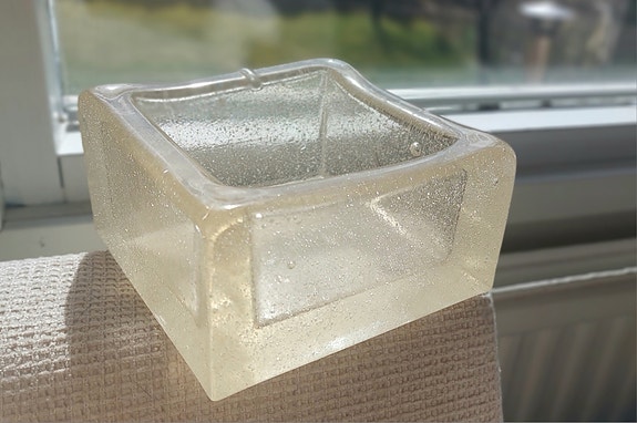 Nuutajärvi, Oiva Toikka - Iglu taidelasi