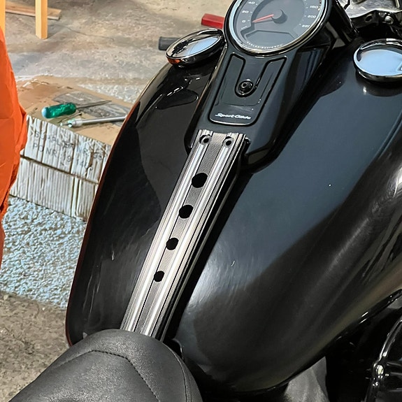Tank strip alumiinia, Harley Davidson Fat Boy Sport Glide