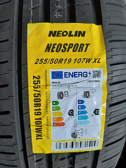 Neolin 255/50r19 asennettuna