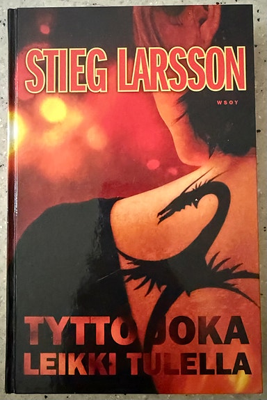 Stieg Larsson: Tyttö joka leikki tulella