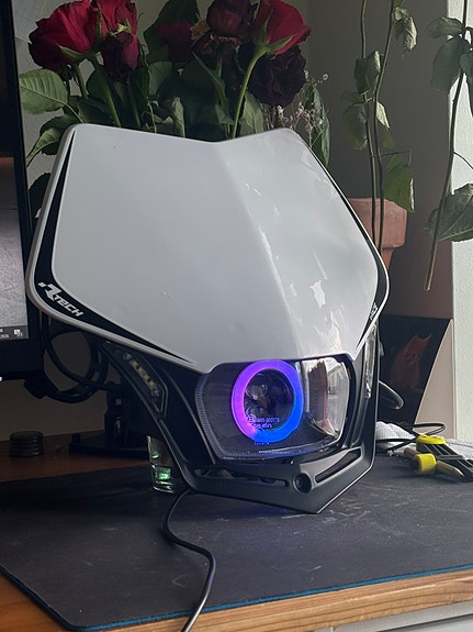 V-face/Polisport Angel Eye Etuvalo