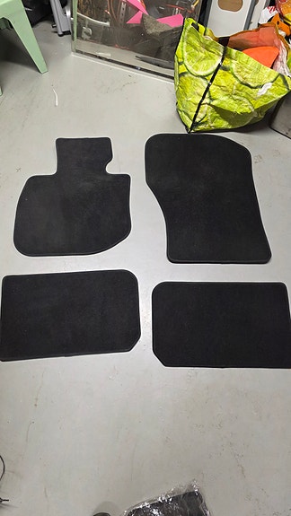 BMW X1 (U11) / 2-sarja (U06) lattiamattosarja