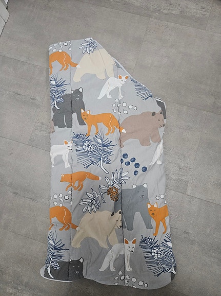 Äitiyspakkauksen makuupussi