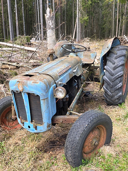 Fordson Dexta sininen traktori