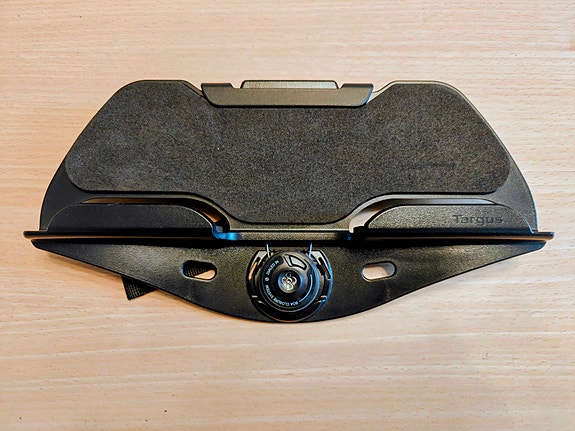 Targus In Car Mount -autoteline 7-11" tableteille ja iPadeille