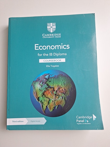 Economics for the IB Diploma -liiketoiminnan ja taloustieteen oppikirja
