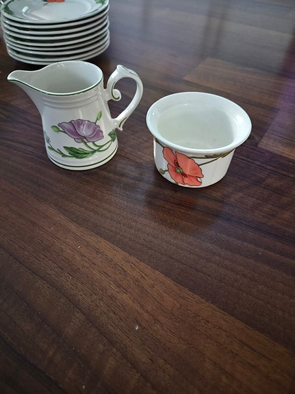 Villeroy & Boch amapola kermakko ja sokerikko kukkakuviolla