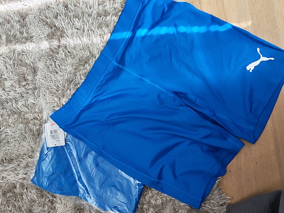 Puma urheilu shortsit