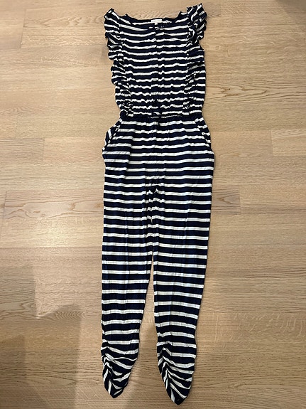 Pomp de lux jumpsuit koko 146
