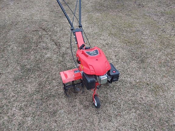 Myytävänä Puutarhajyrsin Ducar 161 cc