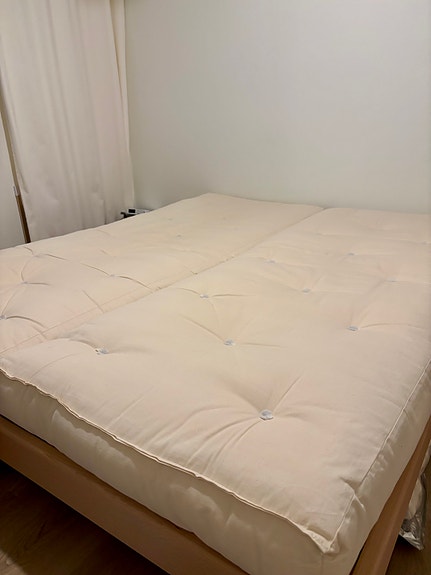 Kaksi Futon patjaa