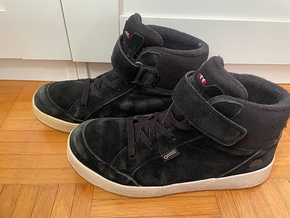 Mustat goretex talvilenkkarit koko 39