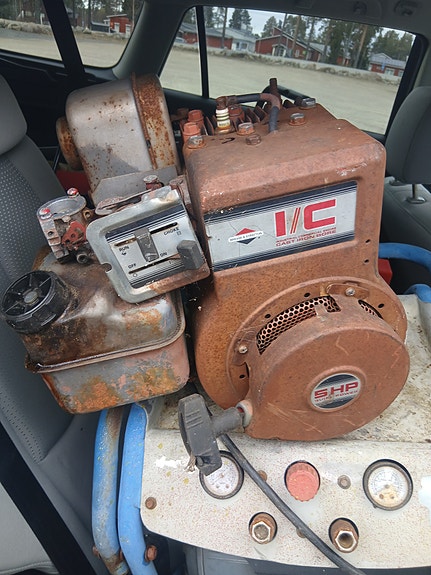 Briggs & Stratton 5hp moottori