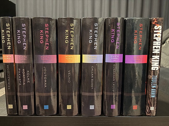Stephen King: Musta torni 1-7 + Tuulen avain (kovakantiset)