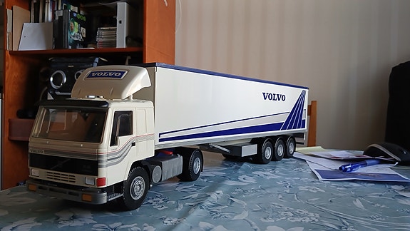 Volvo FL10 Puoliperärekka