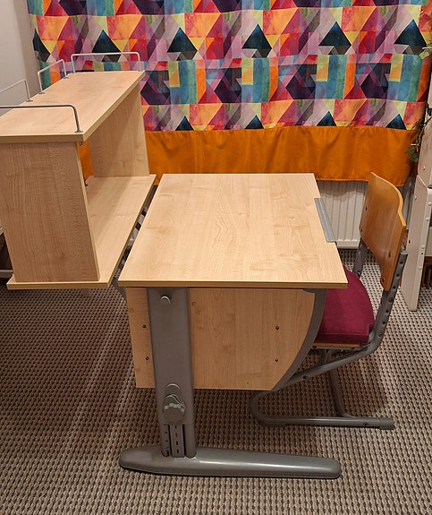 Lasten säädettävä (53-81 cm) koulupöytä ja -tuoli