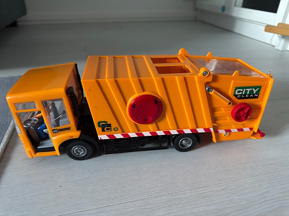 Garbage Truck
