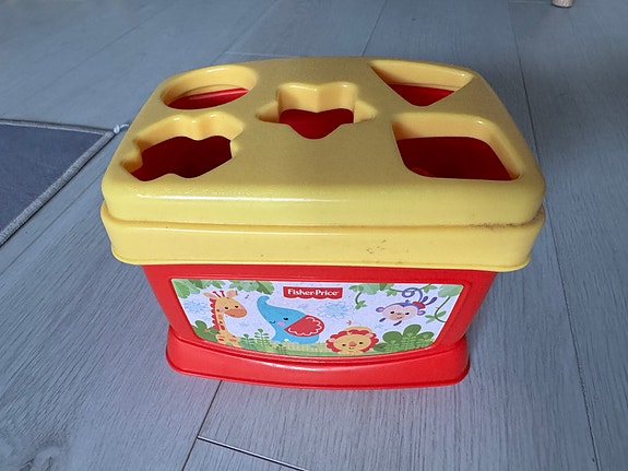 Fisher-Price palikkalaatikko lajittelulelu