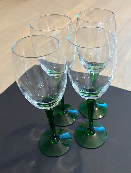 Nuutajärvi Traviata viinilaseja 4kpl yht 35€