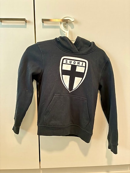 Suomen maajoukkuehuppari koko 130 - 140 cm