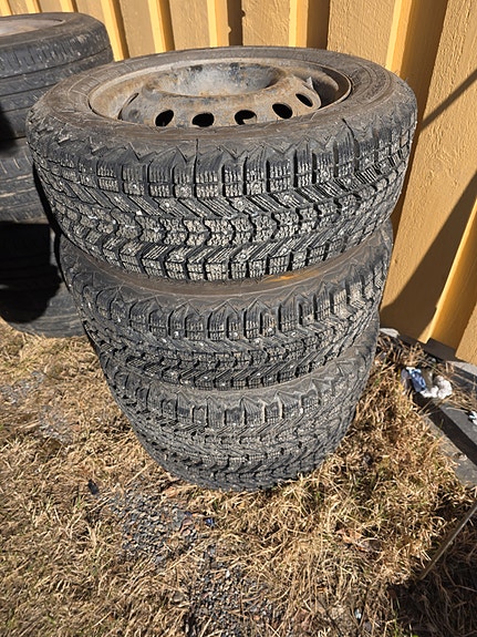 185/65-14 tuuman kesärenkaat 4kpl ja 175/65-14 talvi renkaat 4kpl myynnissä.